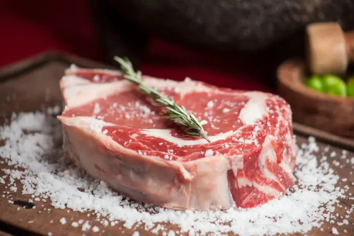 Corte Tomahawk crudo